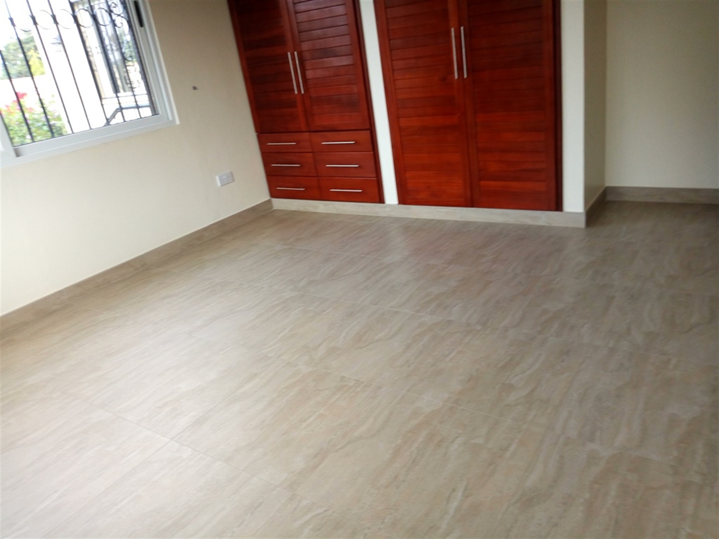 Bungalow for rent in Naguru Kampala