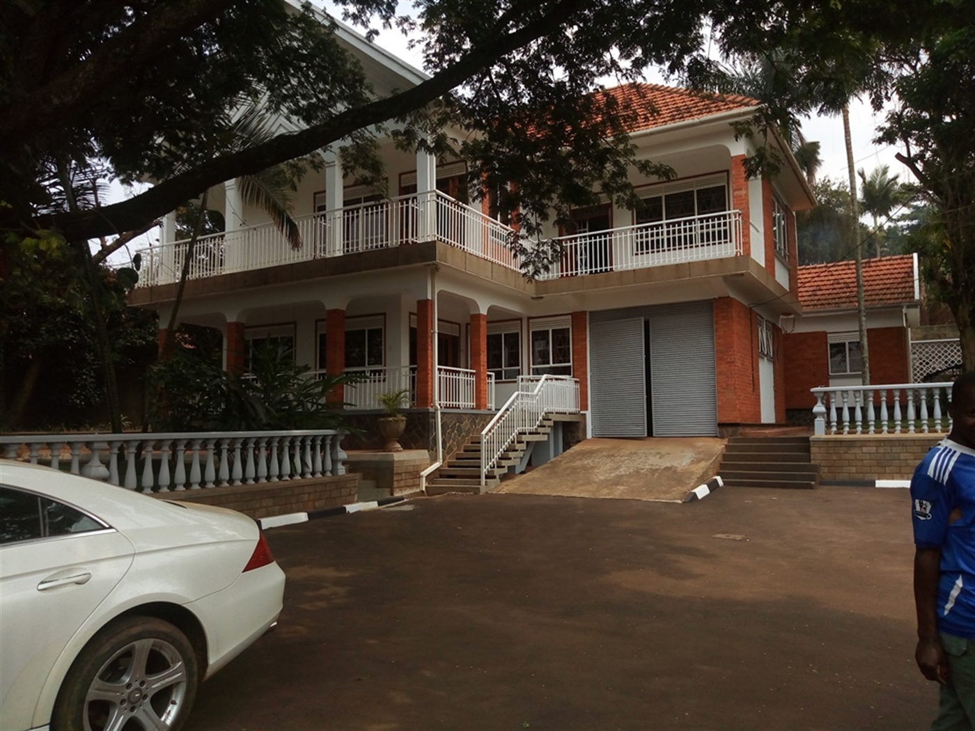 Mansion for rent in Buziga Kampala