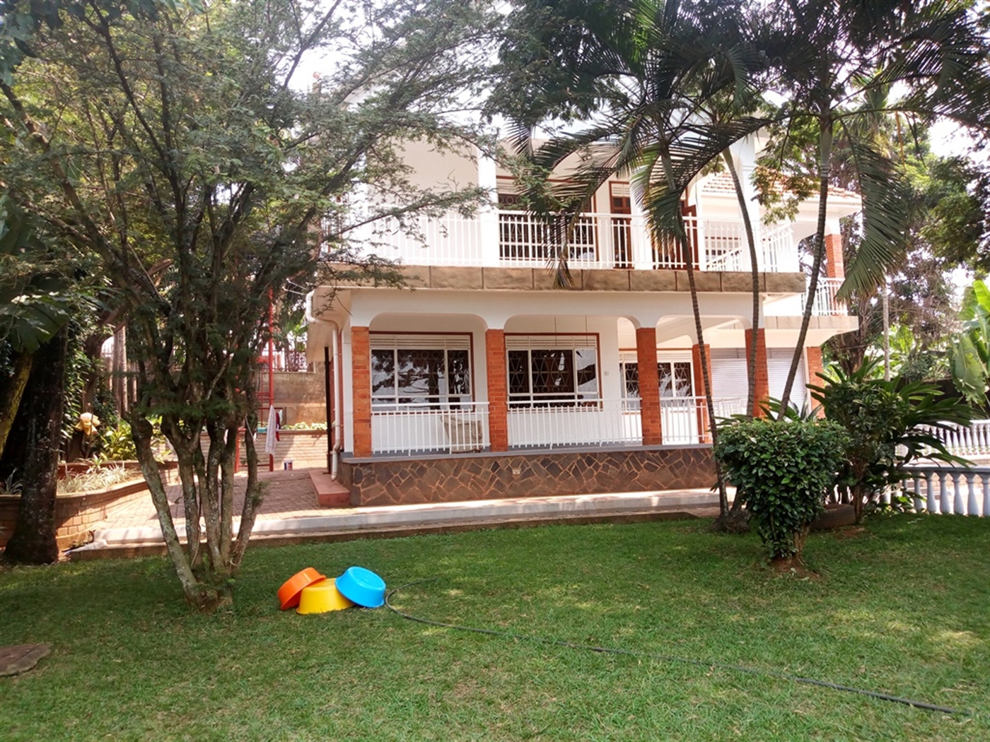 Mansion for rent in Buziga Kampala