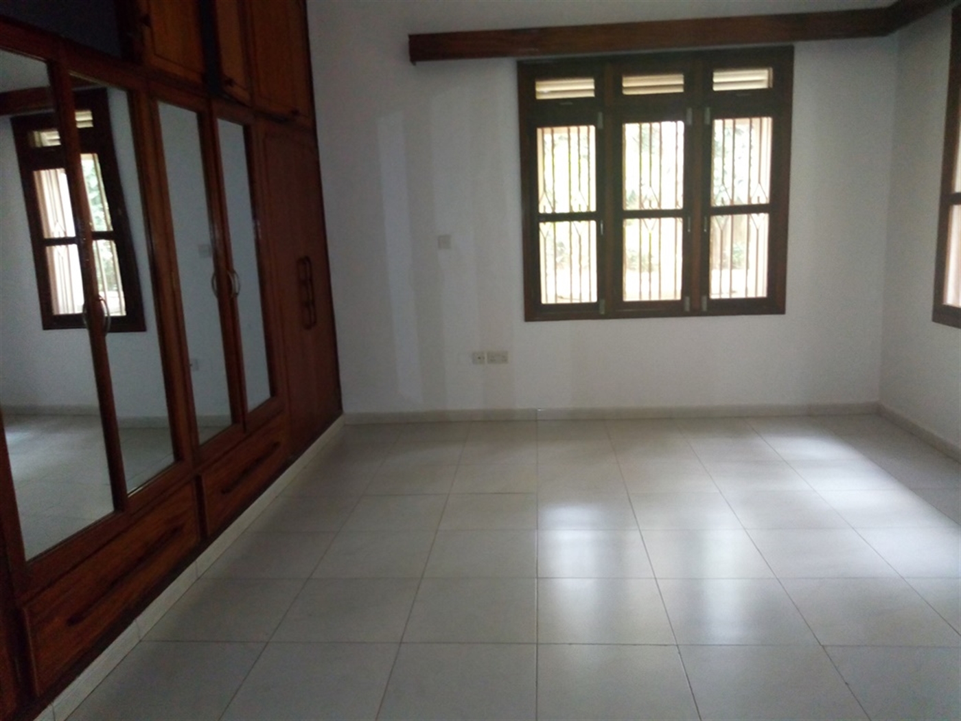 Bungalow for rent in Muyenga Kampala