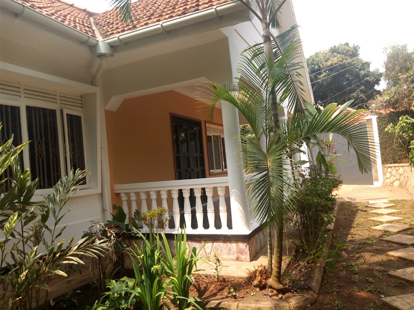 Bungalow for rent in Muyenga Kampala