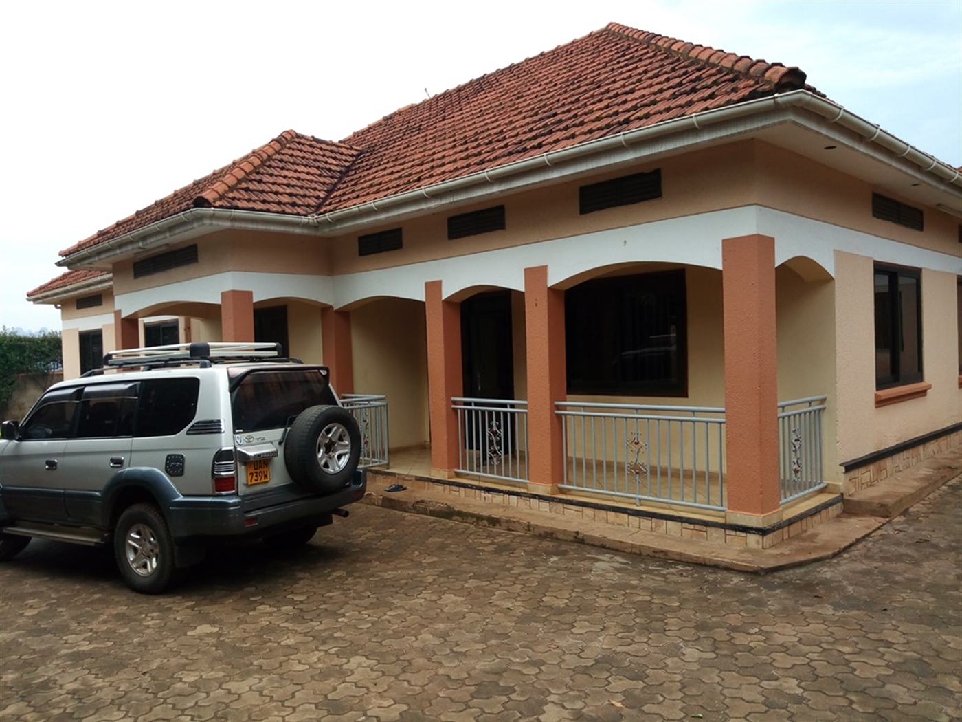 Bungalow for rent in Kansanga Kampala