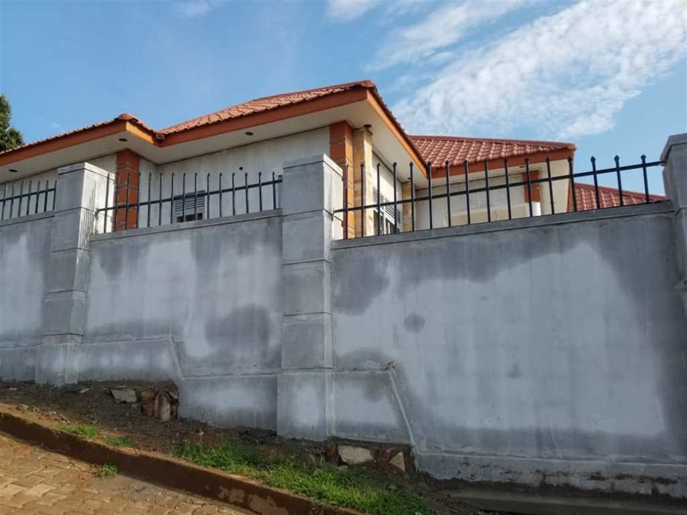 Bungalow for sale in Kitende Wakiso