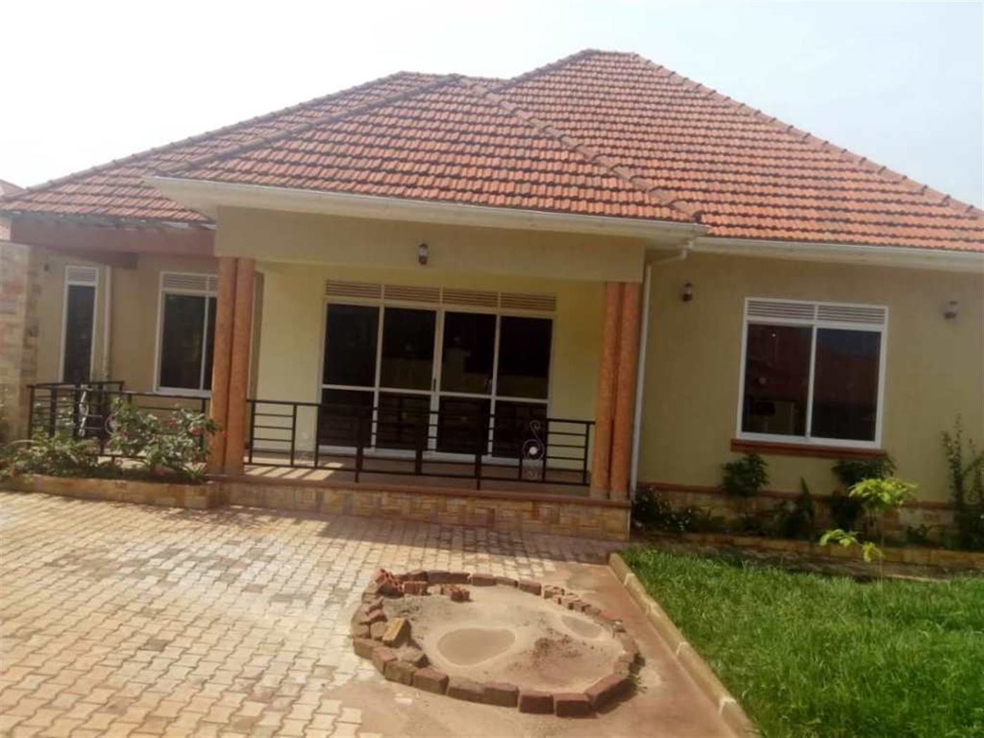 Bungalow for sale in Kitende Wakiso