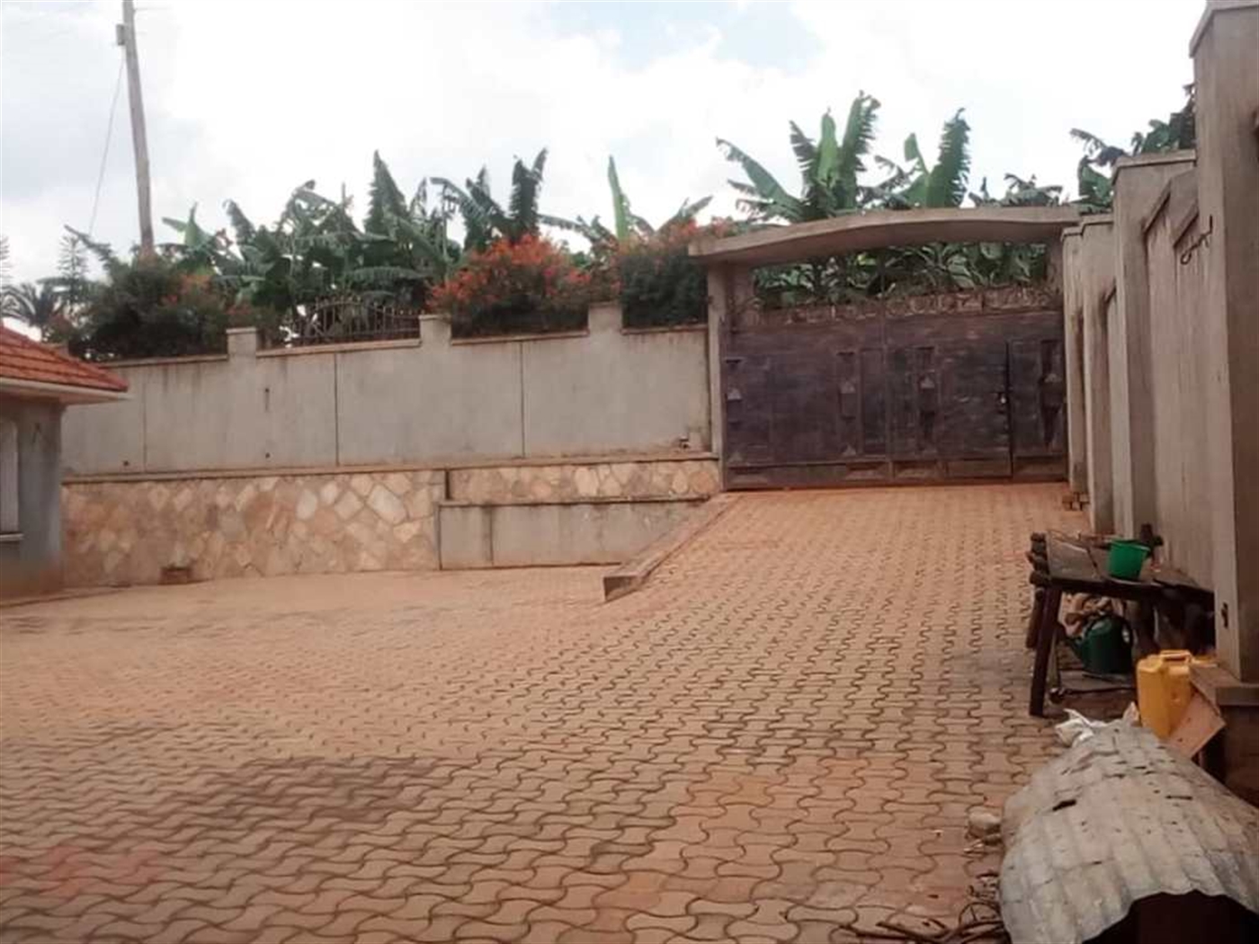 Mansion for sale in Lubowa Wakiso