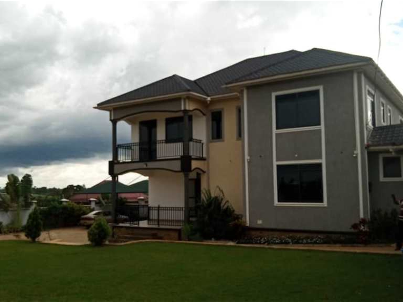 Mansion for sale in Ntawo Mukono
