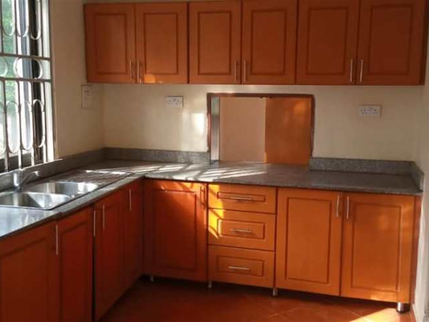 Bungalow for rent in Muyenga Kampala