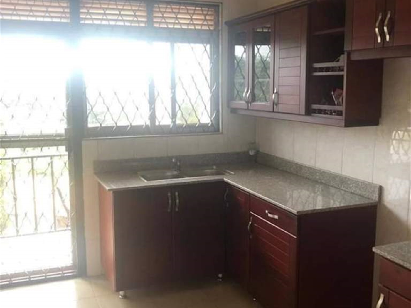 Mansion for rent in Mutungo Kampala