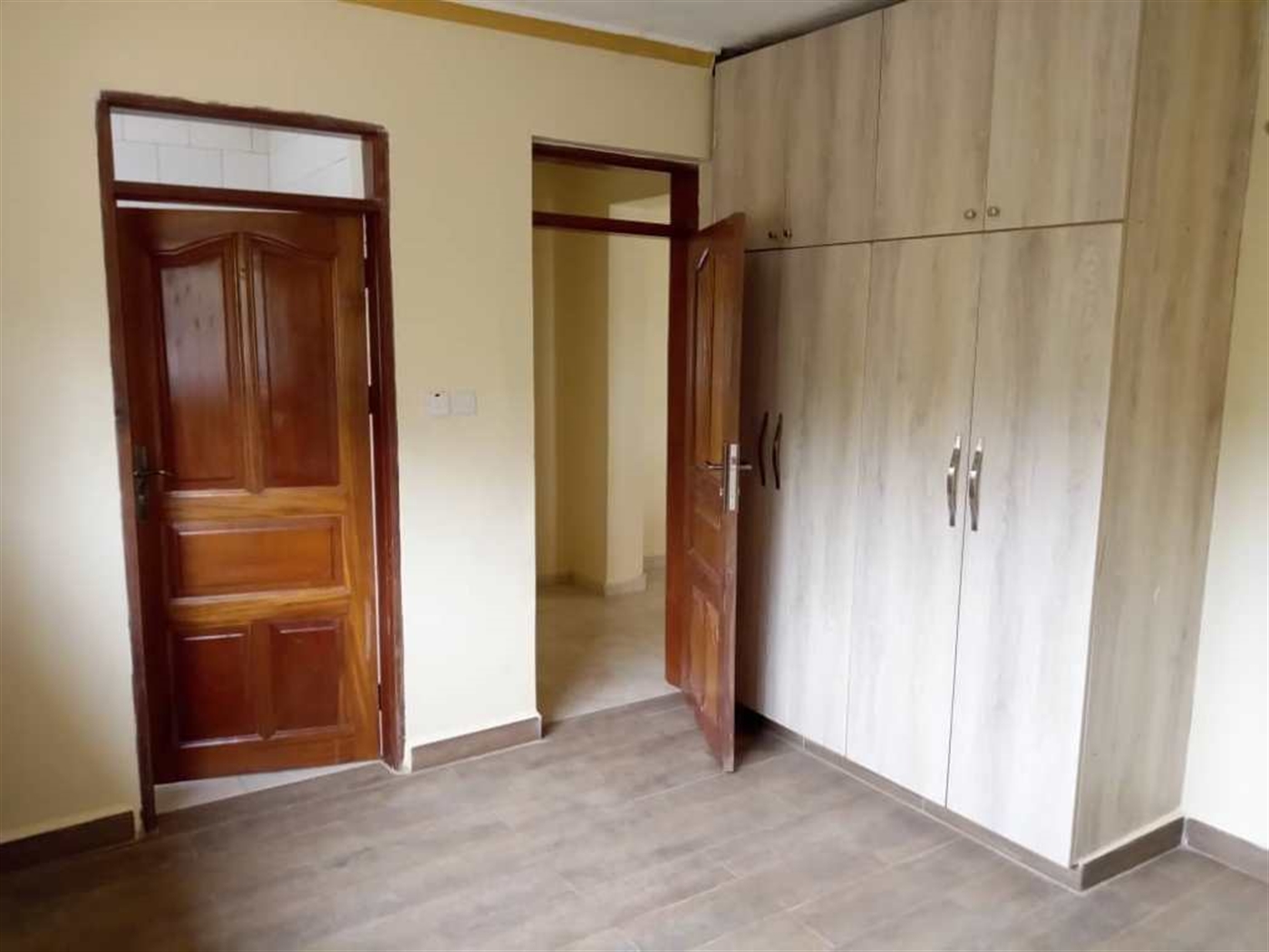 Mansion for rent in Lweza Wakiso