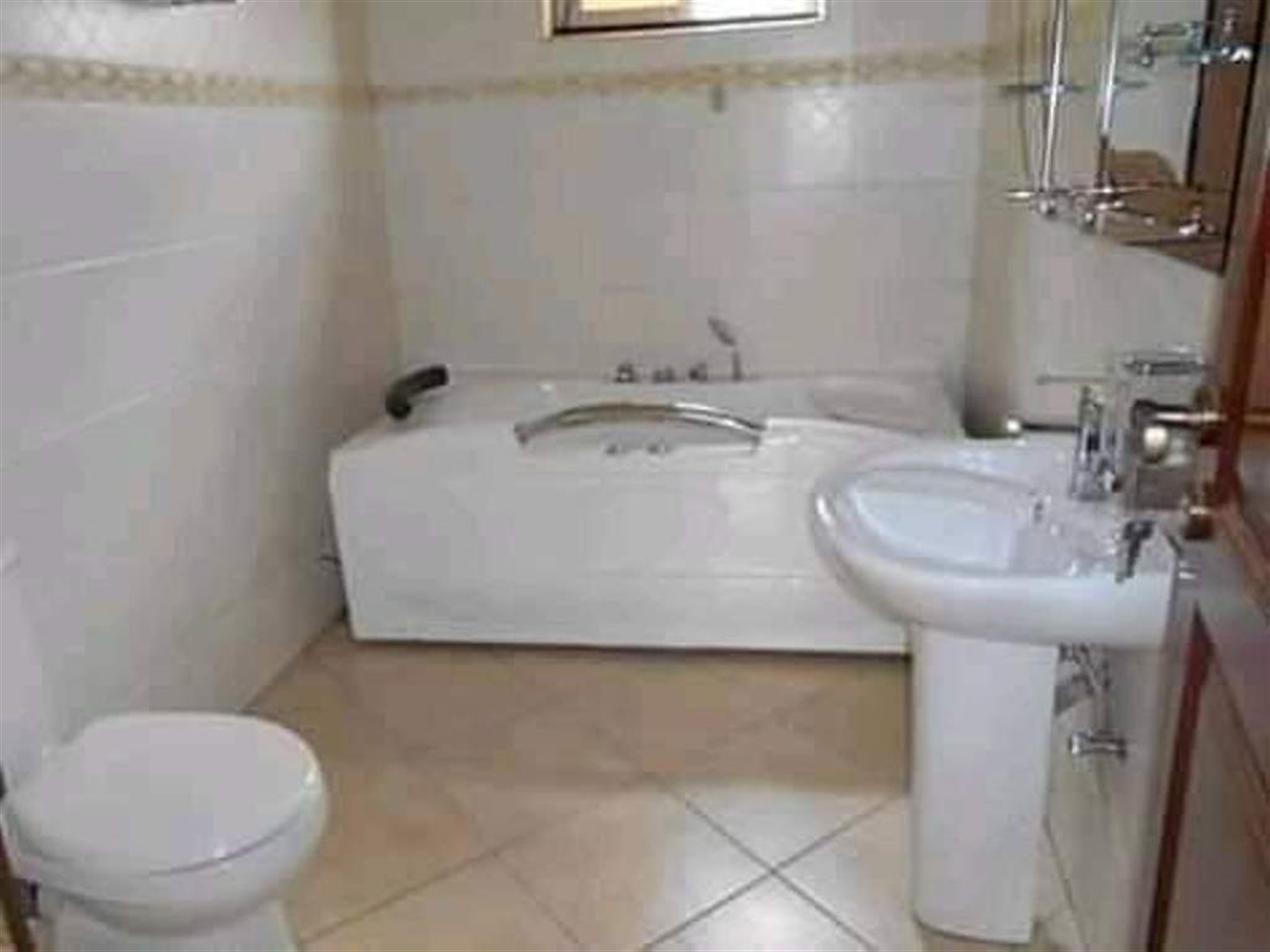 Bathroom (Toilet)