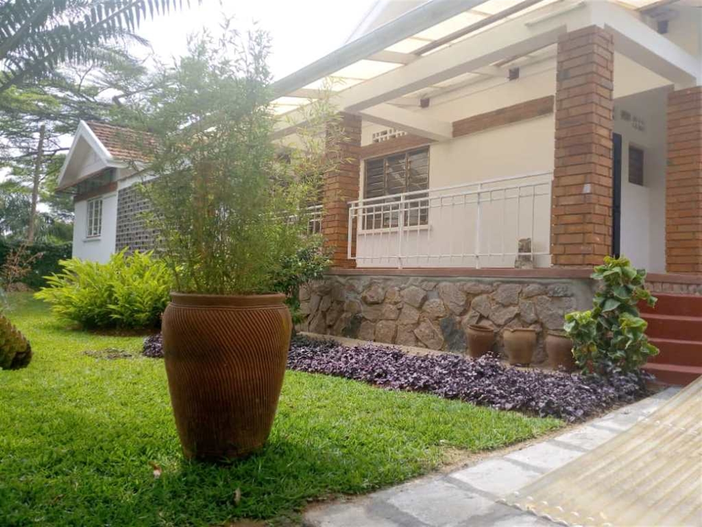 Bungalow for rent in Munyonyo Kampala