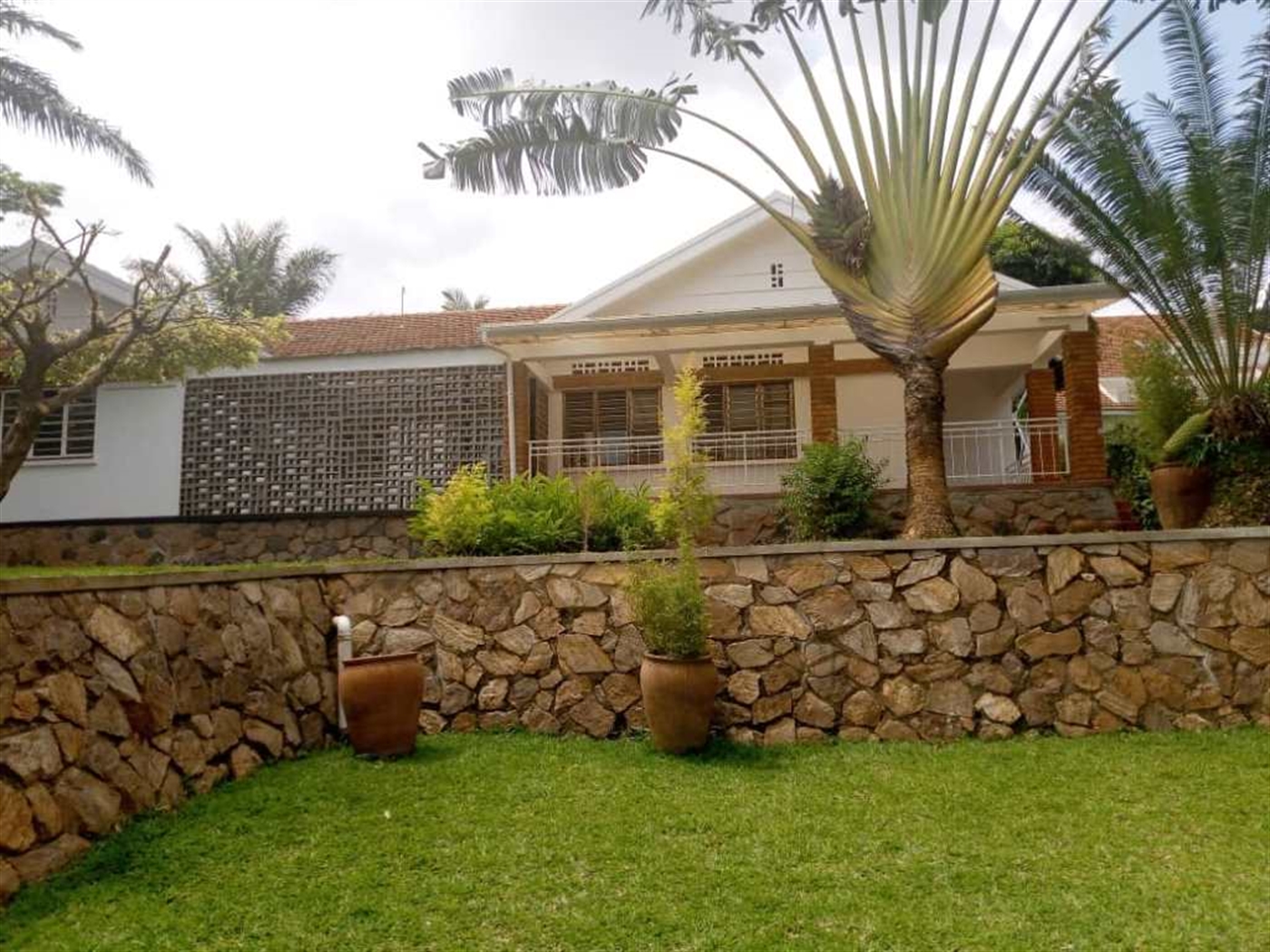 Bungalow for rent in Munyonyo Kampala