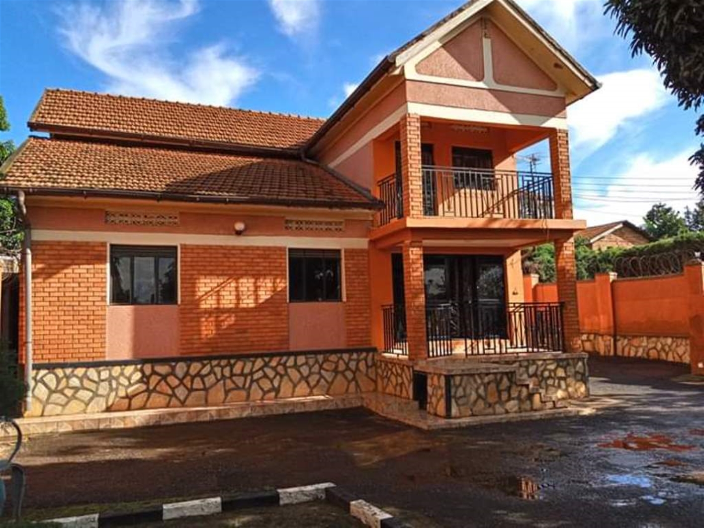 Bungalow for sale in Bukoto Kampala