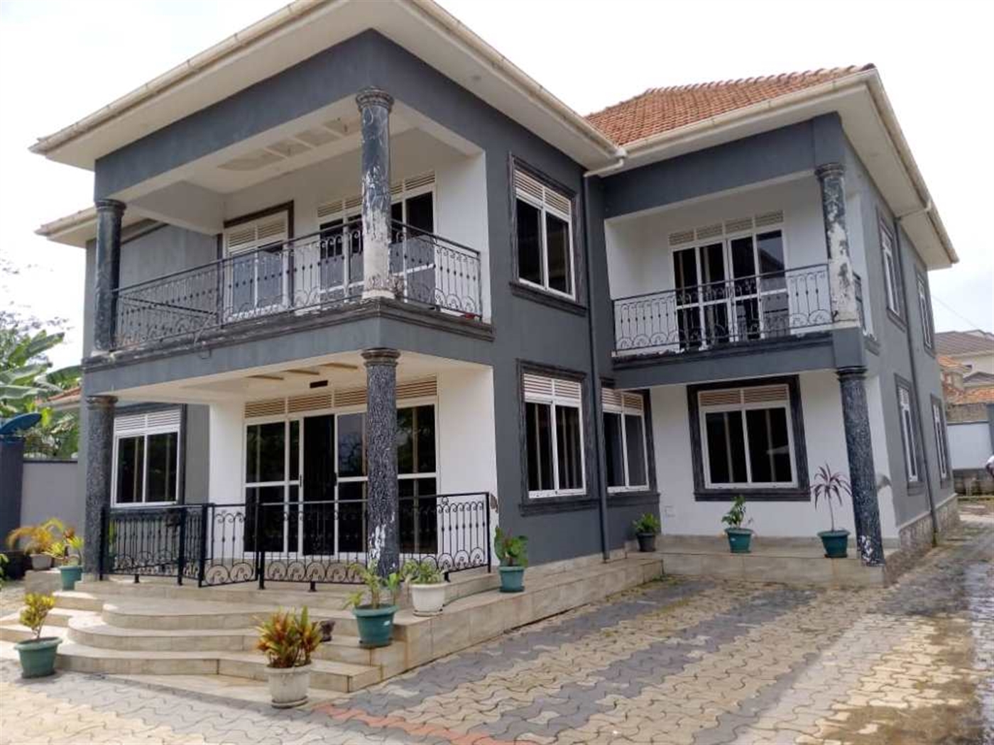 Mansion for rent in Munyonyo Kampala