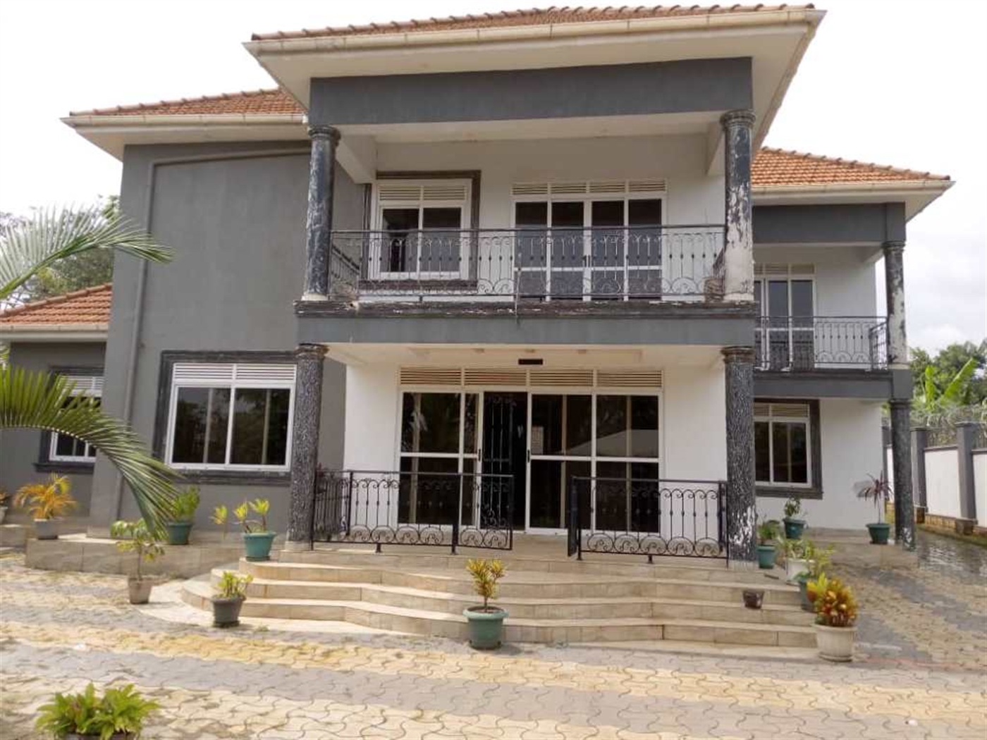 Mansion for rent in Munyonyo Kampala