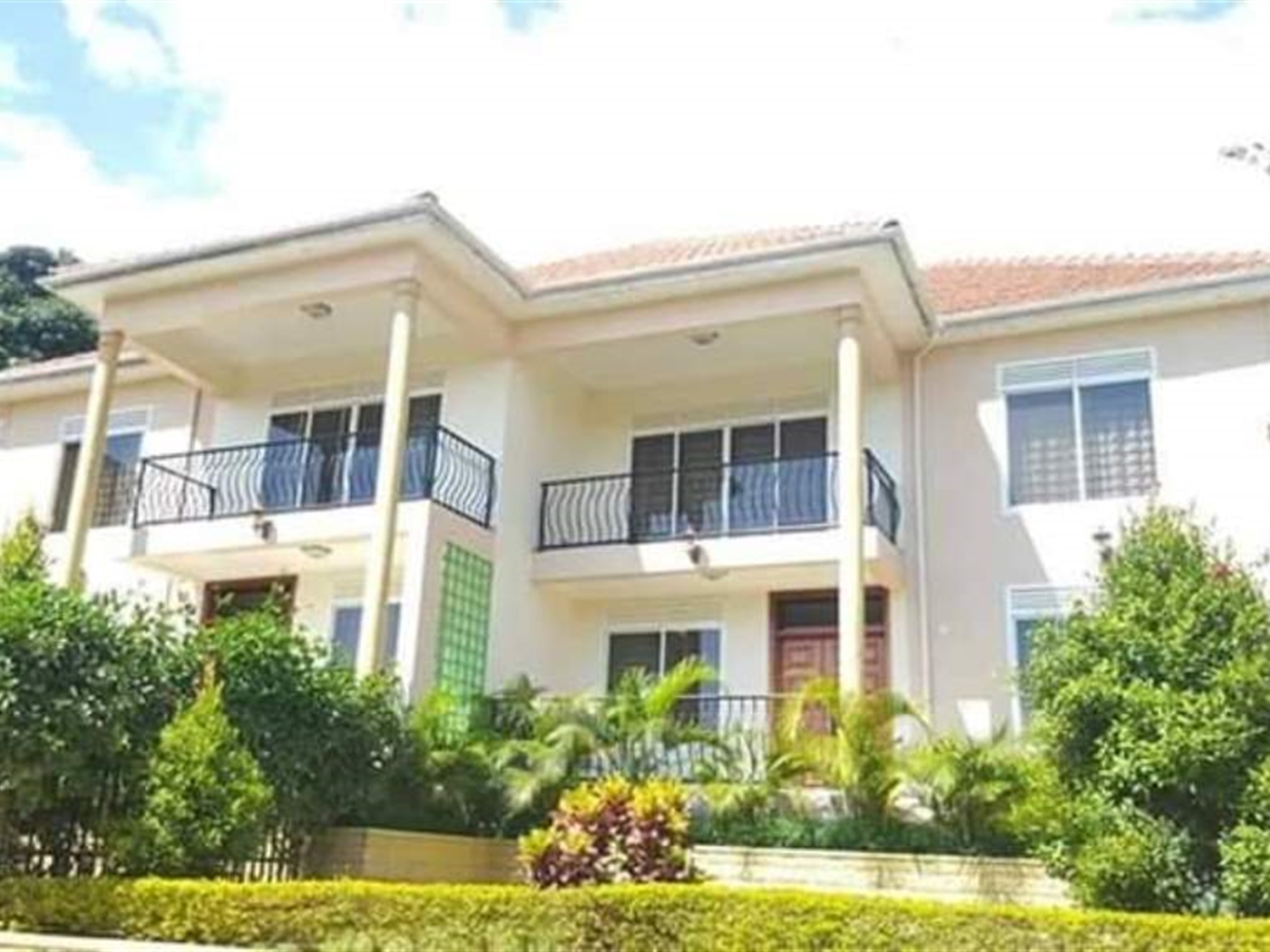 Duplex for rent in Muyenga Kampala