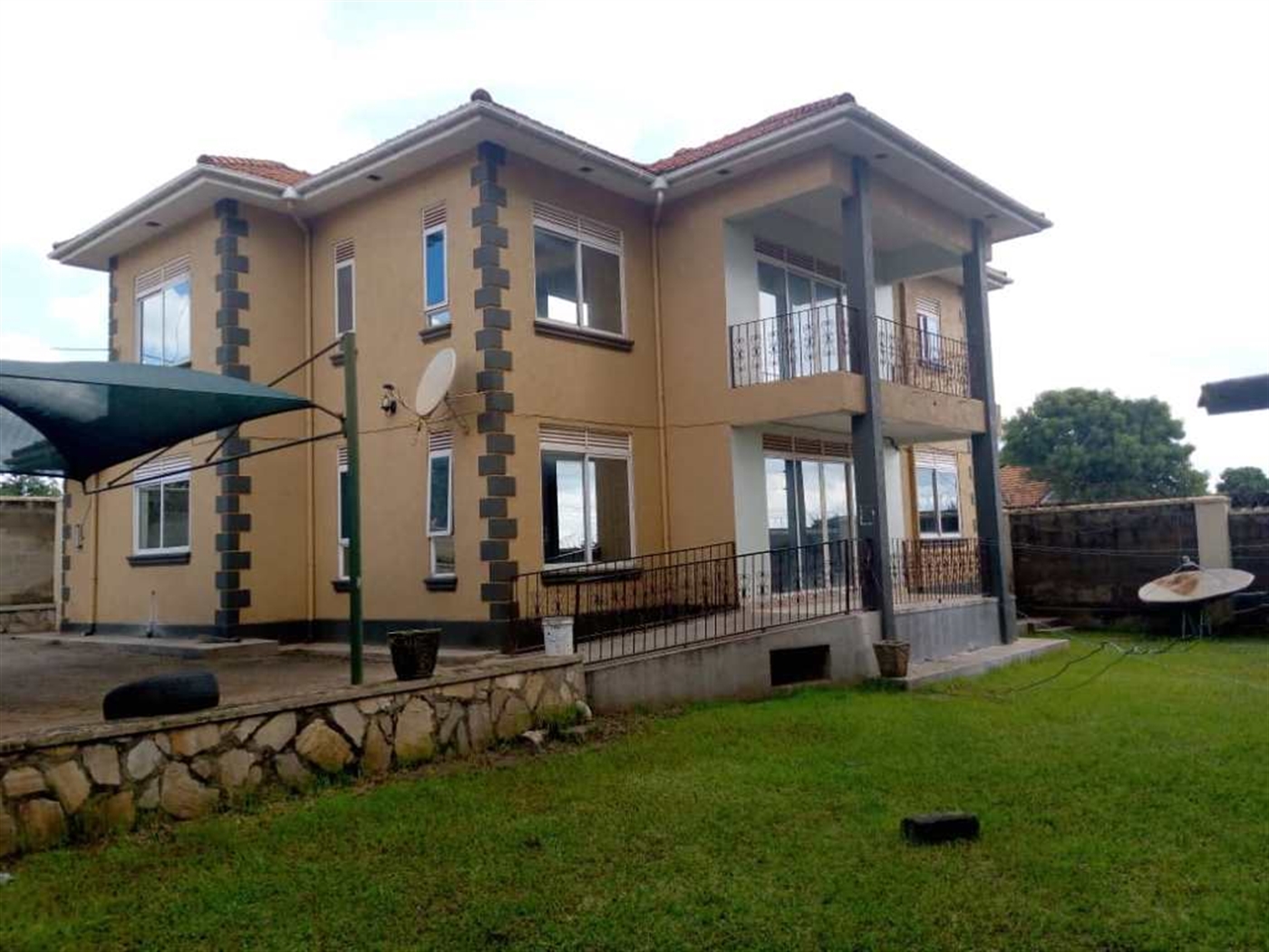 Mansion for rent in Munyonyo Kampala