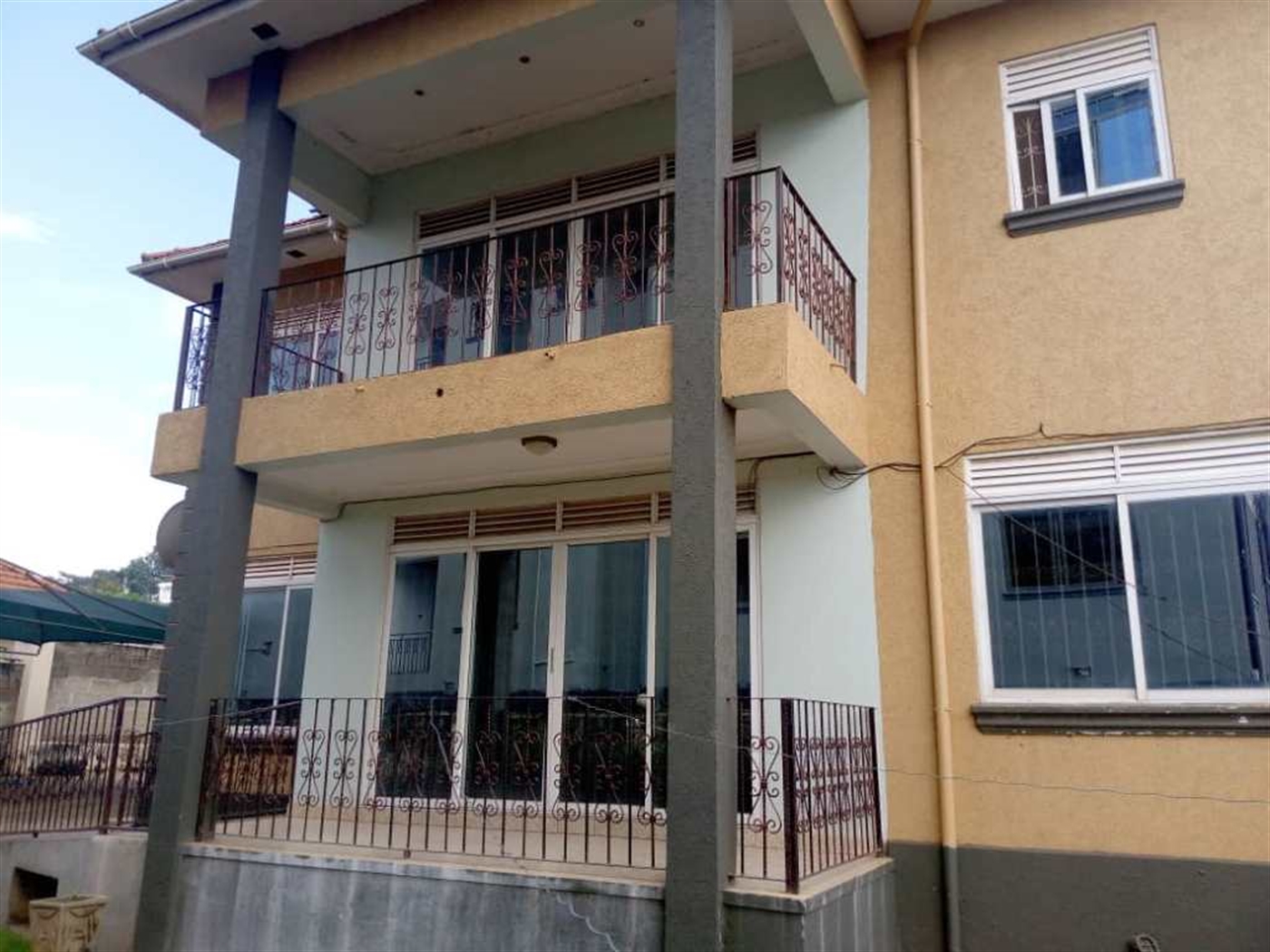 Mansion for rent in Munyonyo Kampala