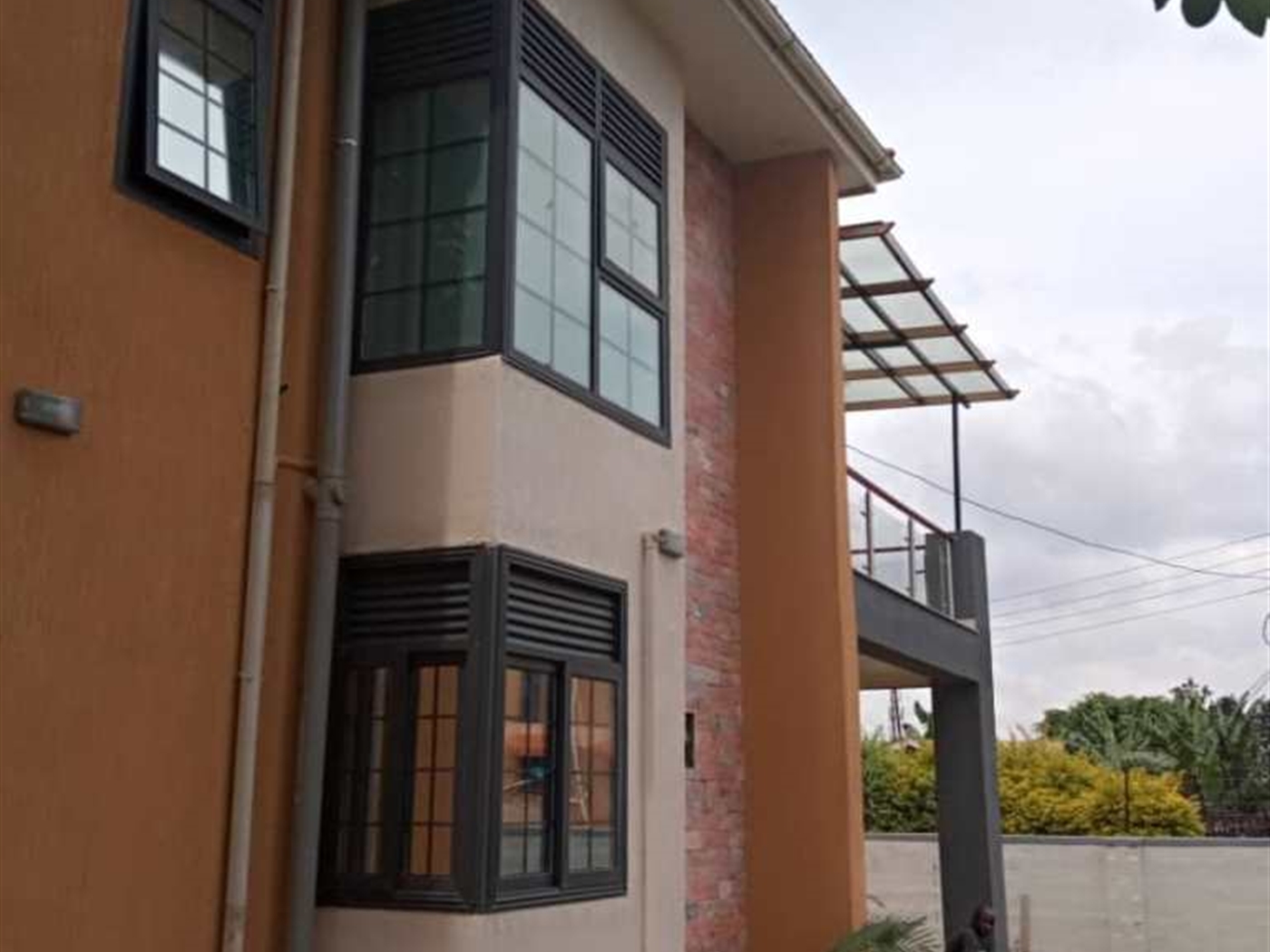 Mansion for sale in Kiwaatule Kampala