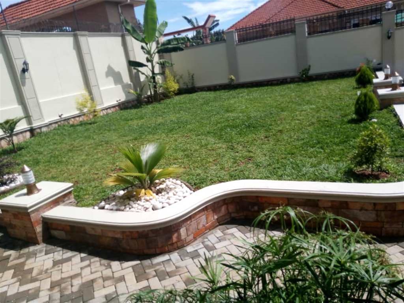 Bungalow for sale in Kitende Wakiso