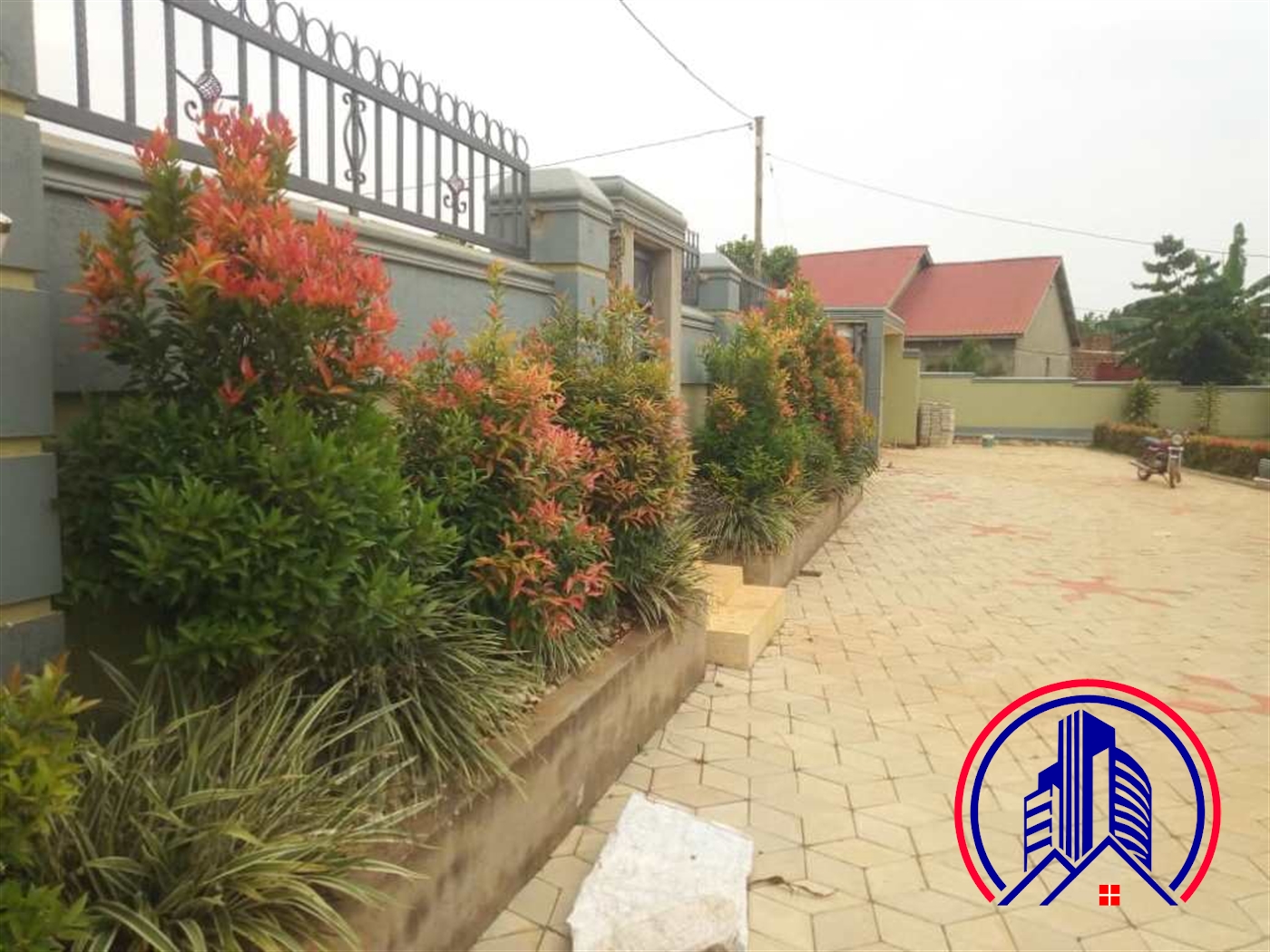 Mansion for sale in Kira Wakiso