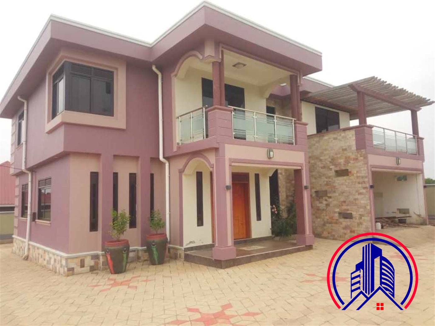 Mansion for sale in Kira Wakiso