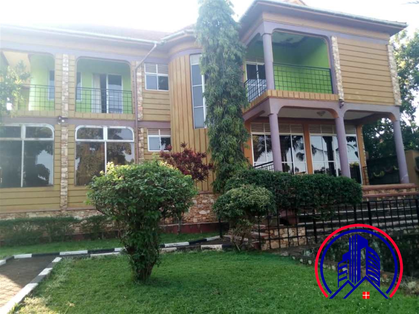 Mansion for sale in Kitende Wakiso