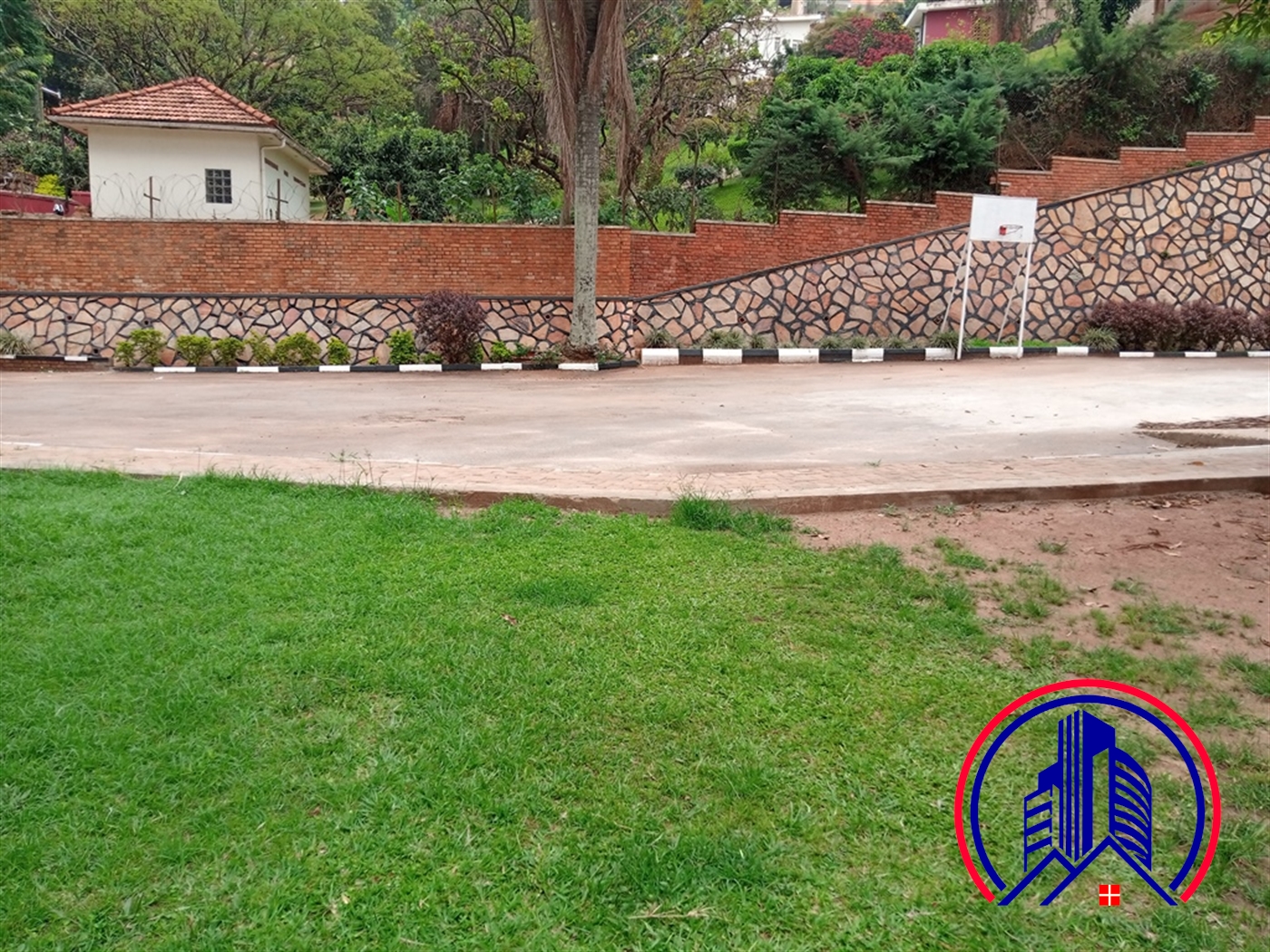 Mansion for rent in Kololo Kampala