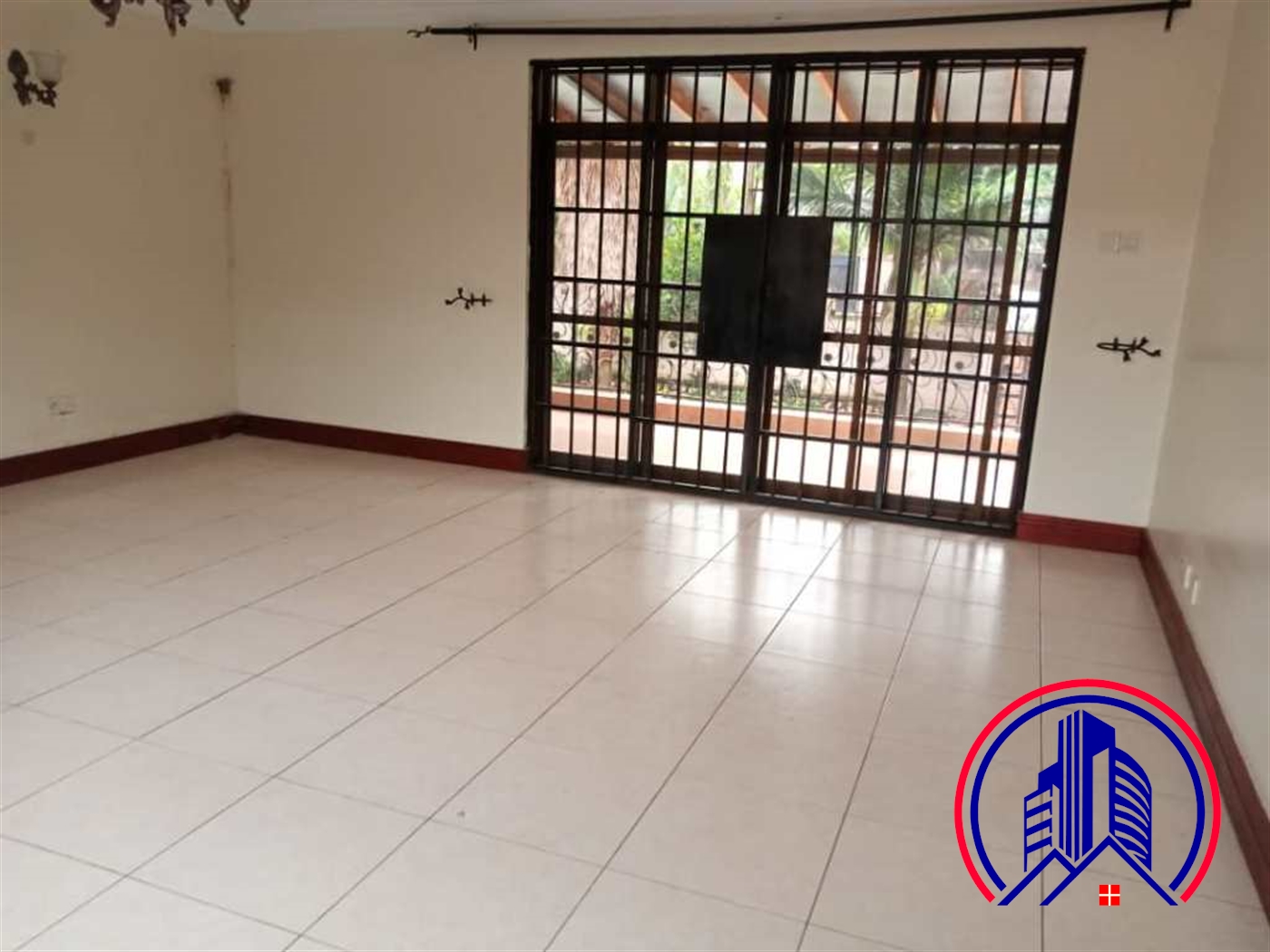 Mansion for sale in Bugoloobi Kampala