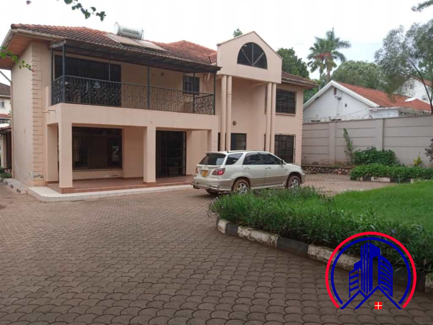 Mansion for sale in Bugoloobi Kampala