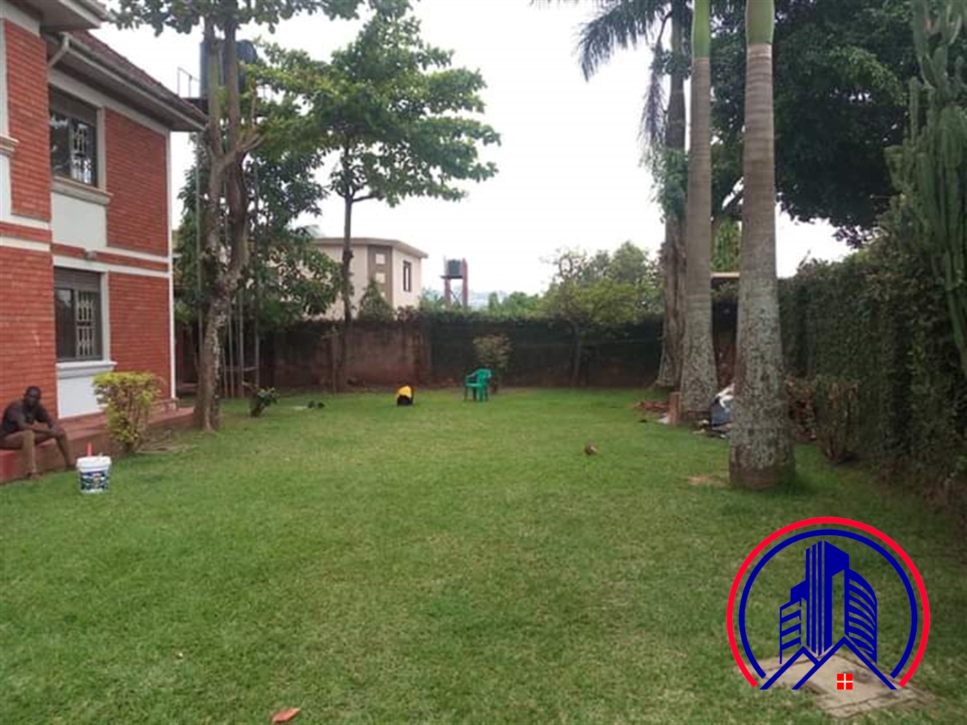 Mansion for rent in Bugoloobi Kampala