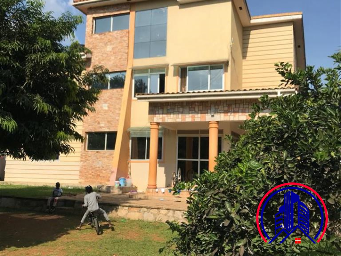 Mansion for sale in AbayitaAbabiri Wakiso