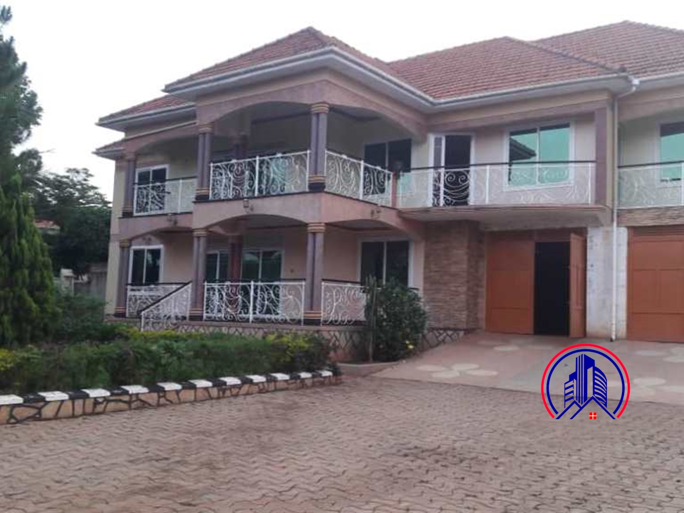 Mansion for sale in Bwebajja Wakiso