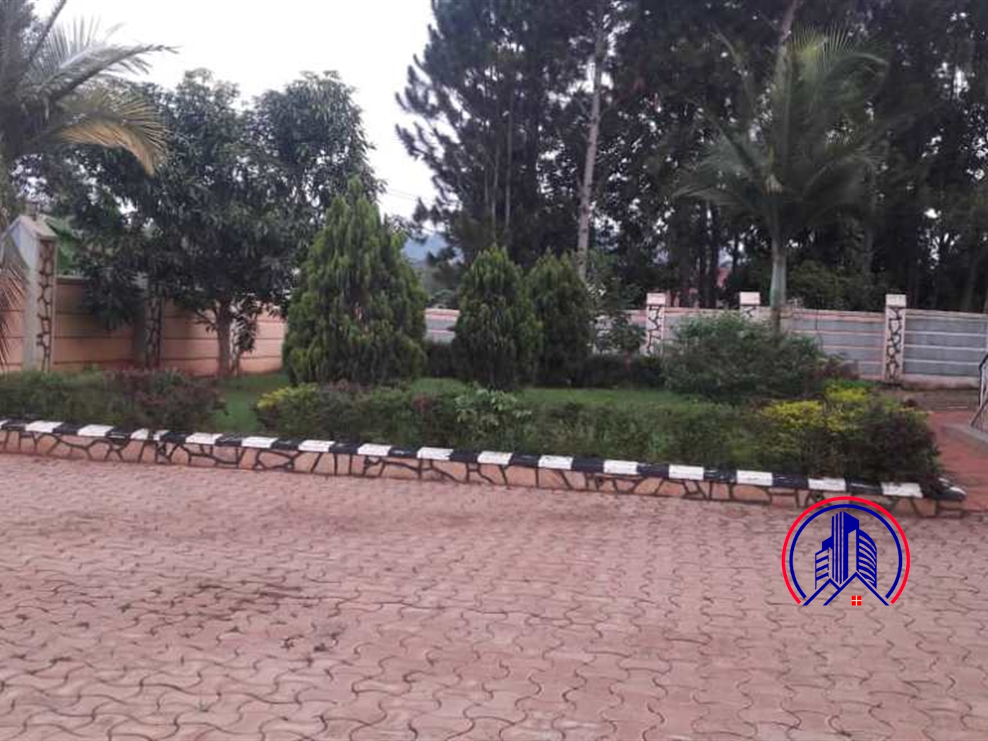 Mansion for sale in Bwebajja Wakiso