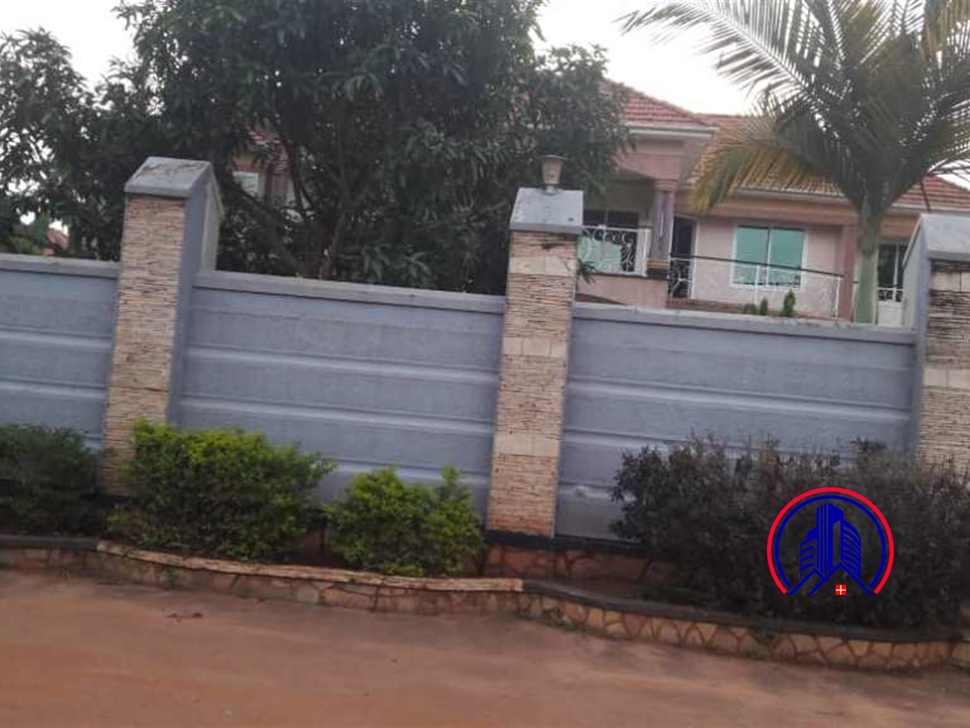 Mansion for sale in Bwebajja Wakiso