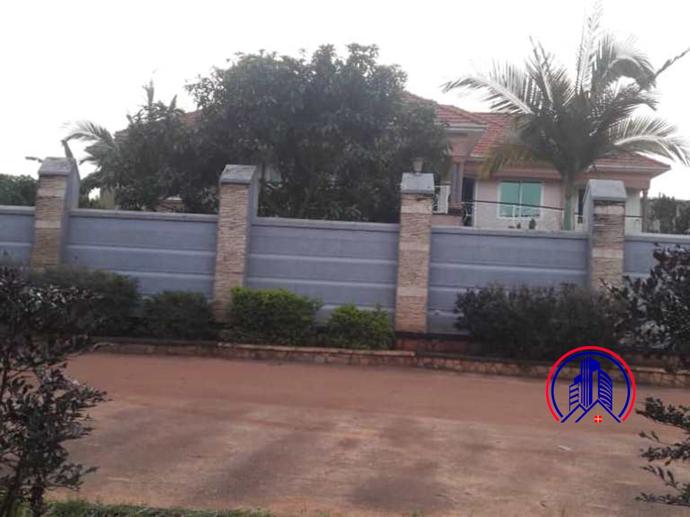 Mansion for sale in Bwebajja Wakiso