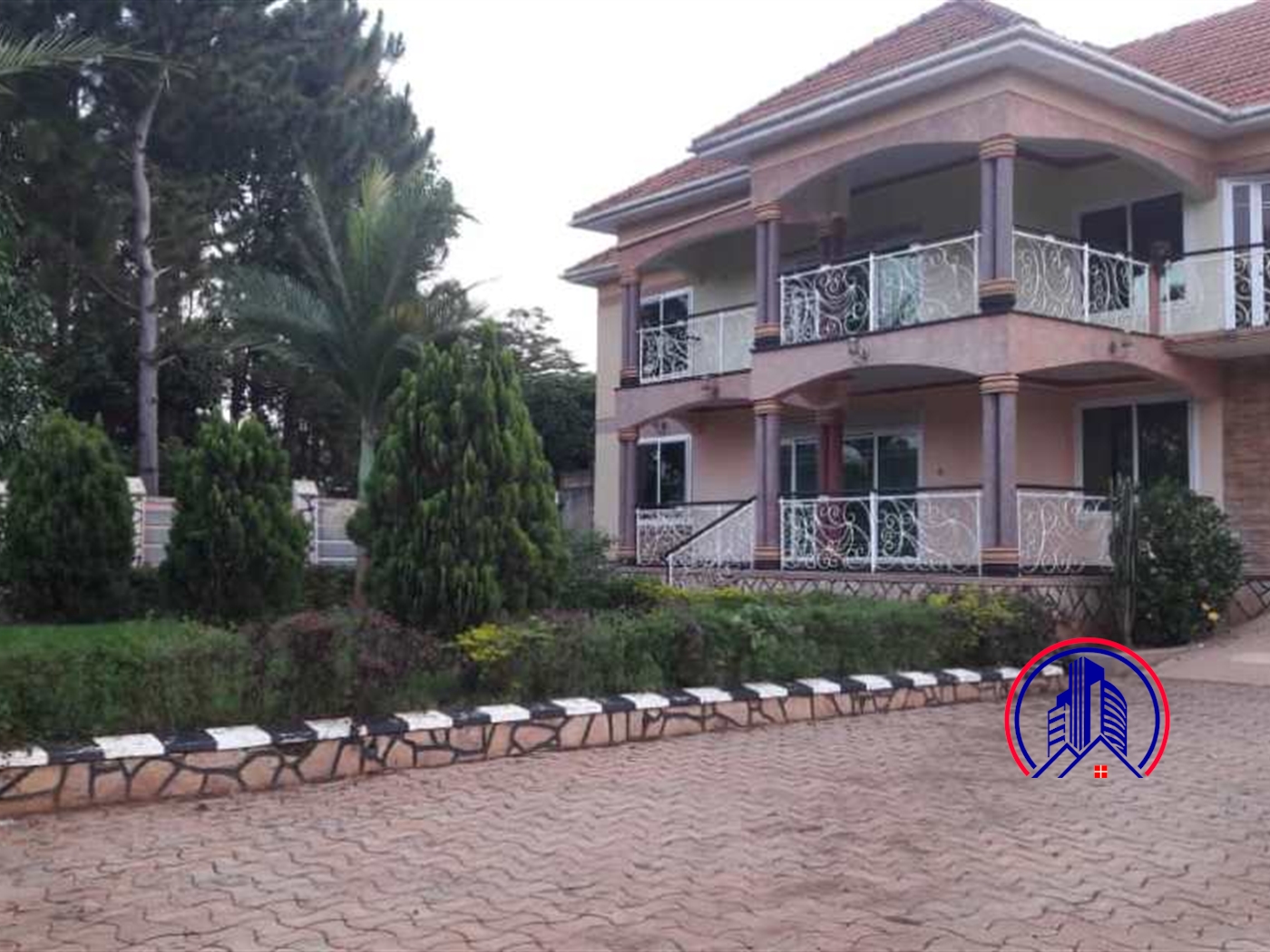 Mansion for sale in Bwebajja Wakiso