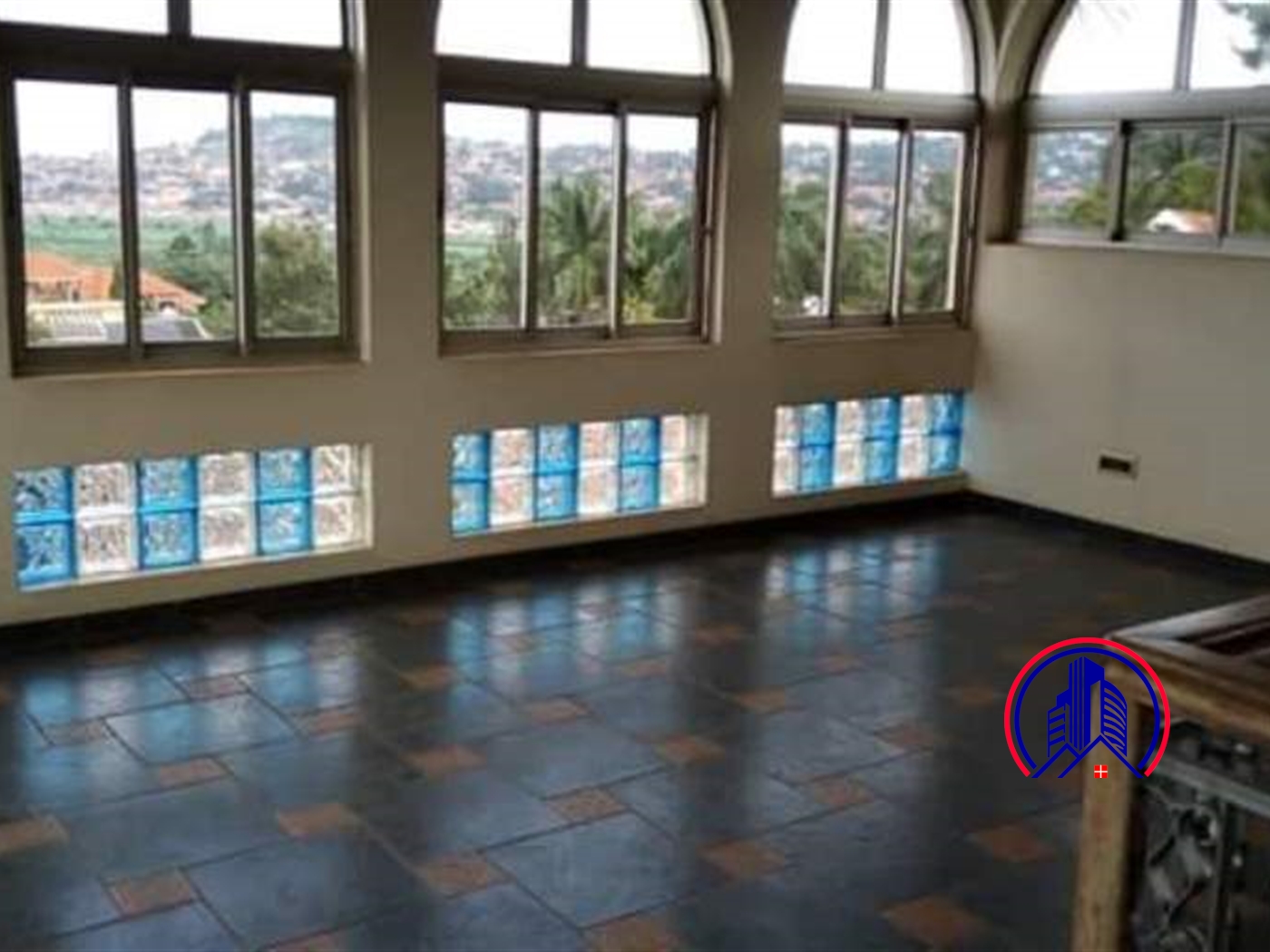 Bungalow for rent in Bugoloobi Kampala