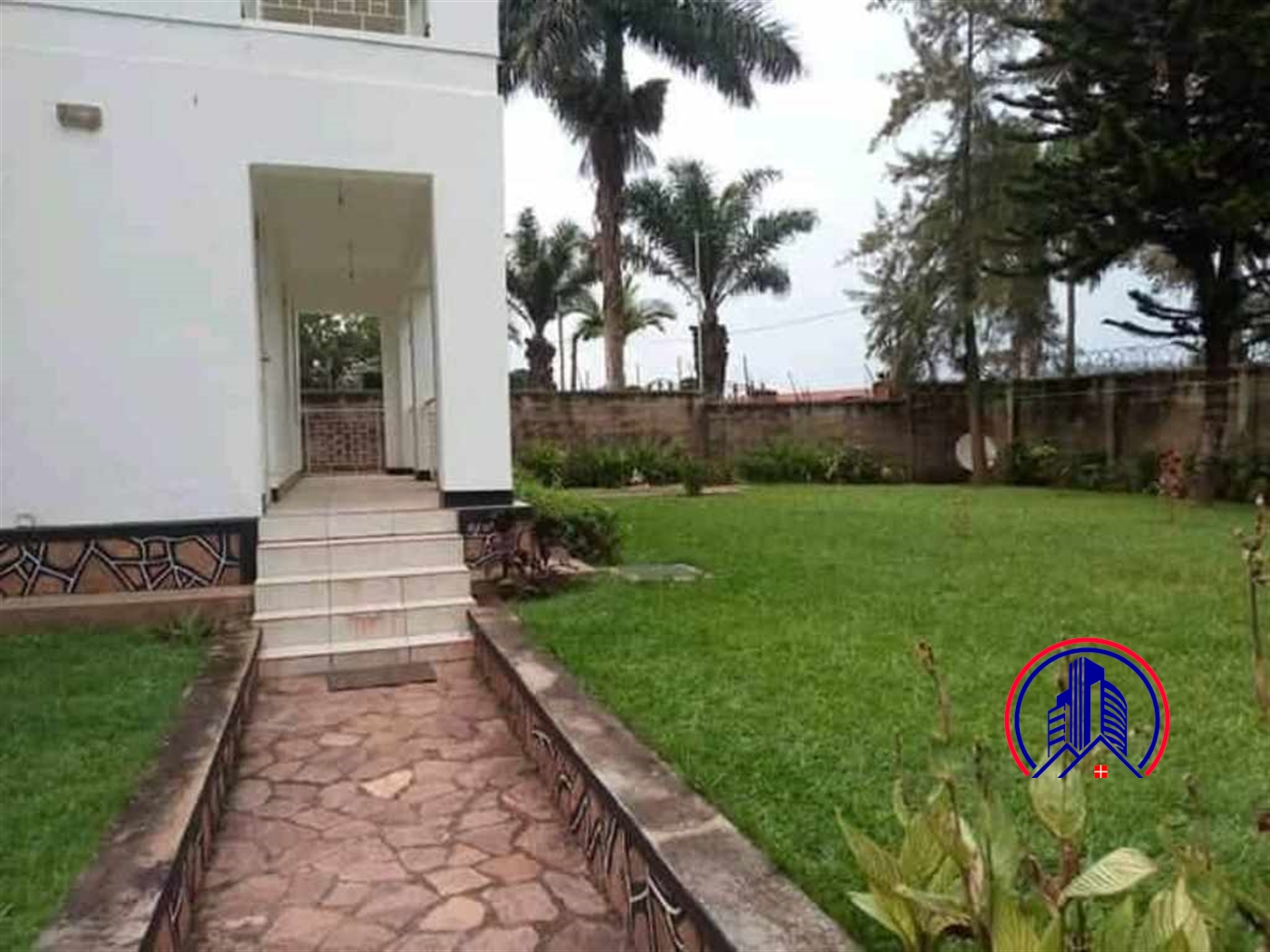 Mansion for rent in Bugoloobi Kampala