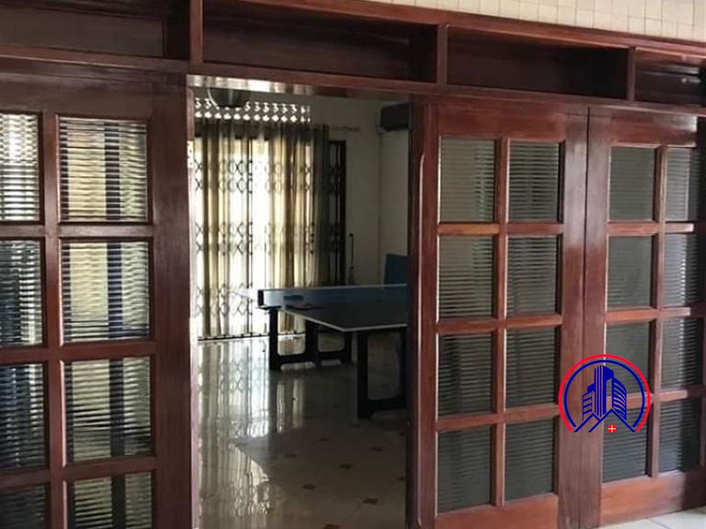 Mansion for rent in Bugoloobi Kampala