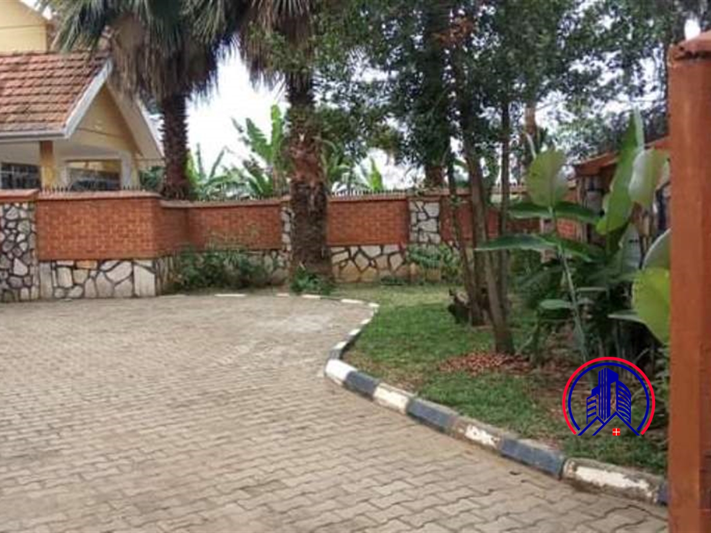 Mansion for rent in Bugoloobi Kampala