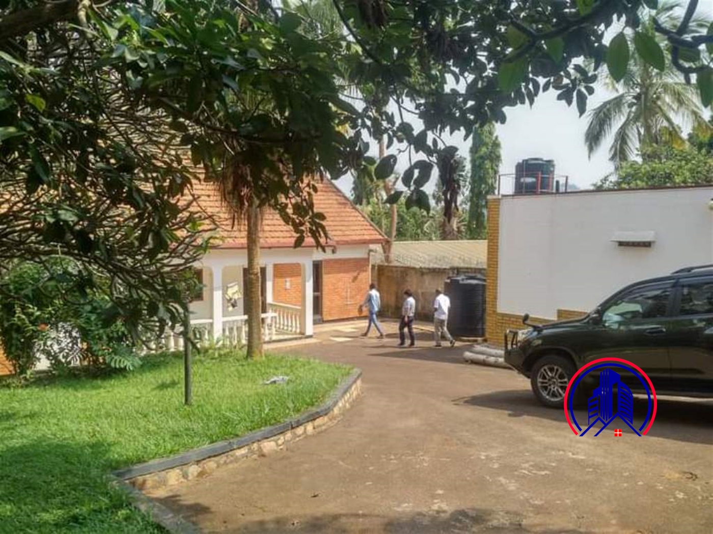 Bungalow for sale in Bugoloobi Kampala