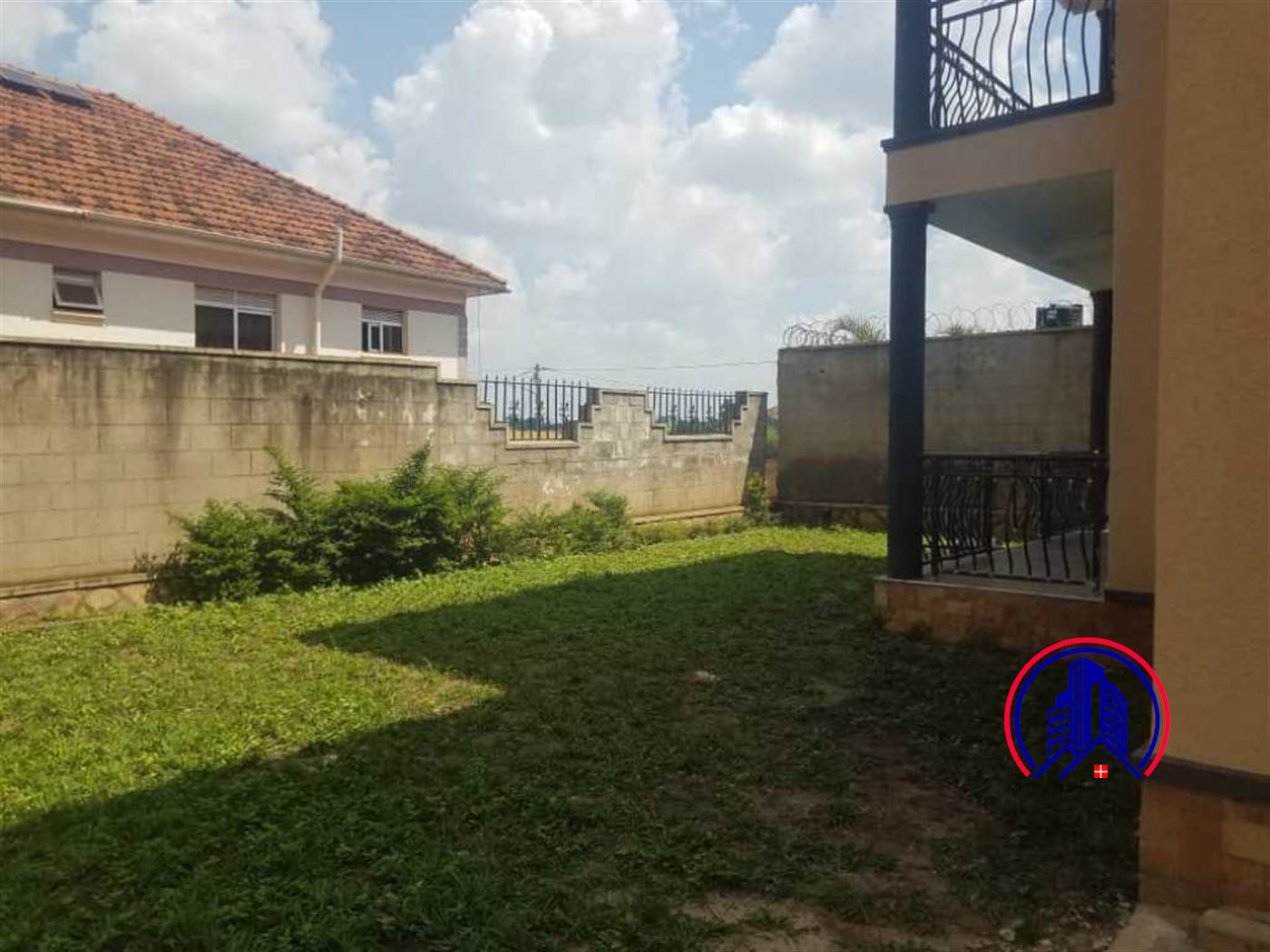 Mansion for sale in Kira Wakiso