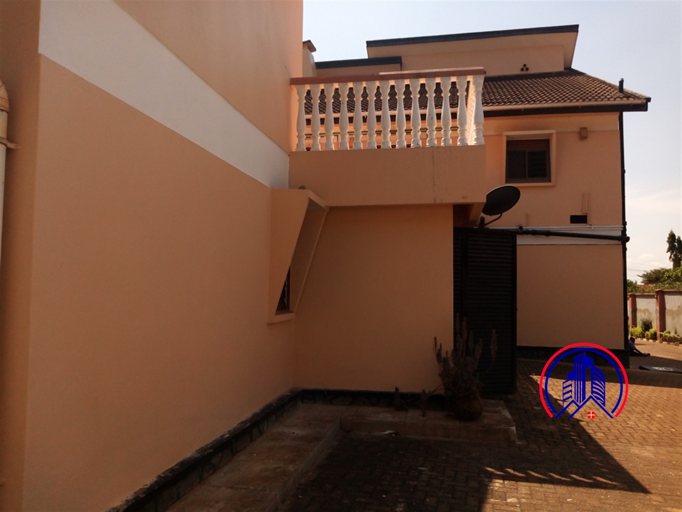 Bungalow for rent in Bugoloobi Kampala