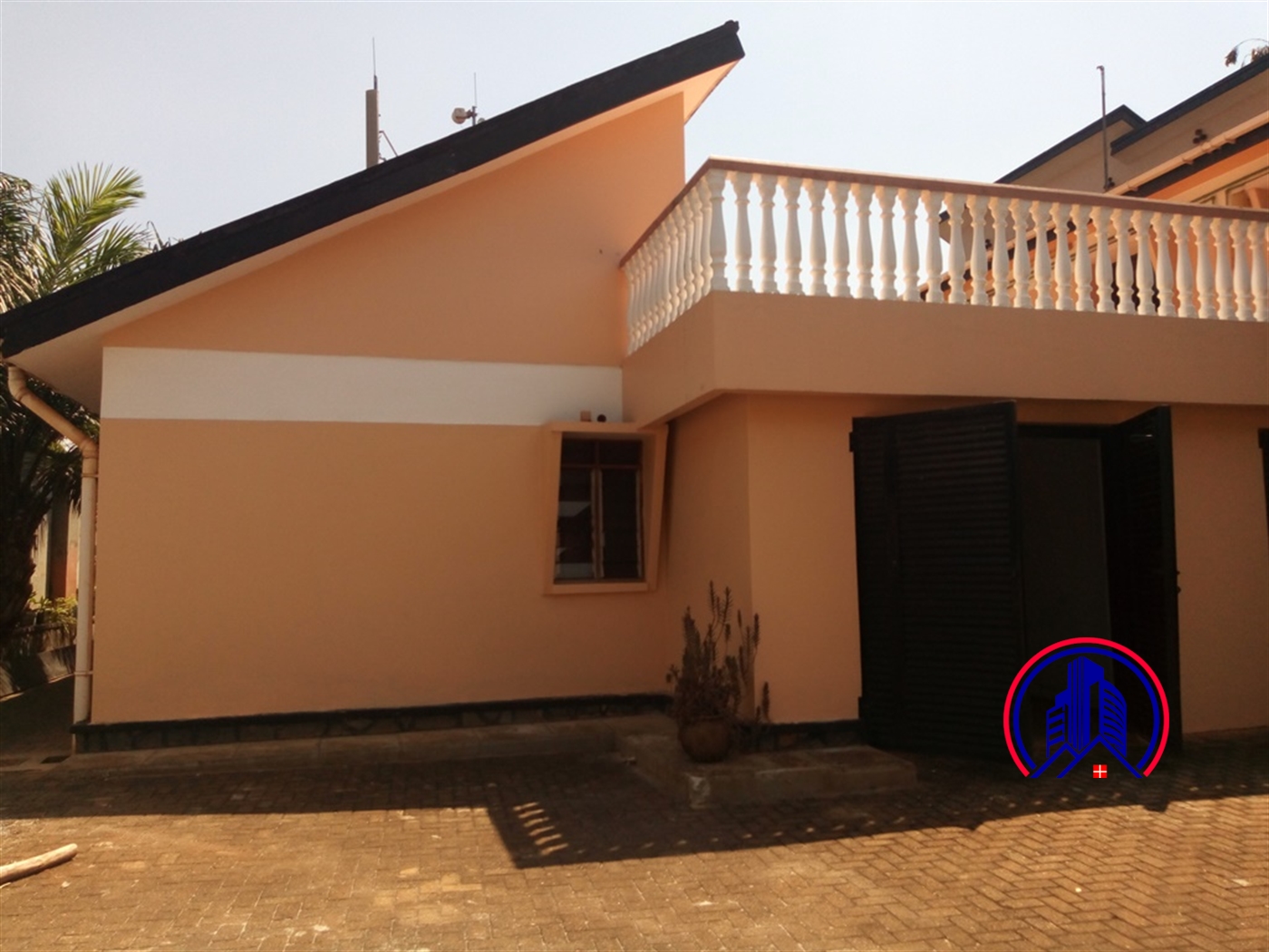 Bungalow for rent in Bugoloobi Kampala