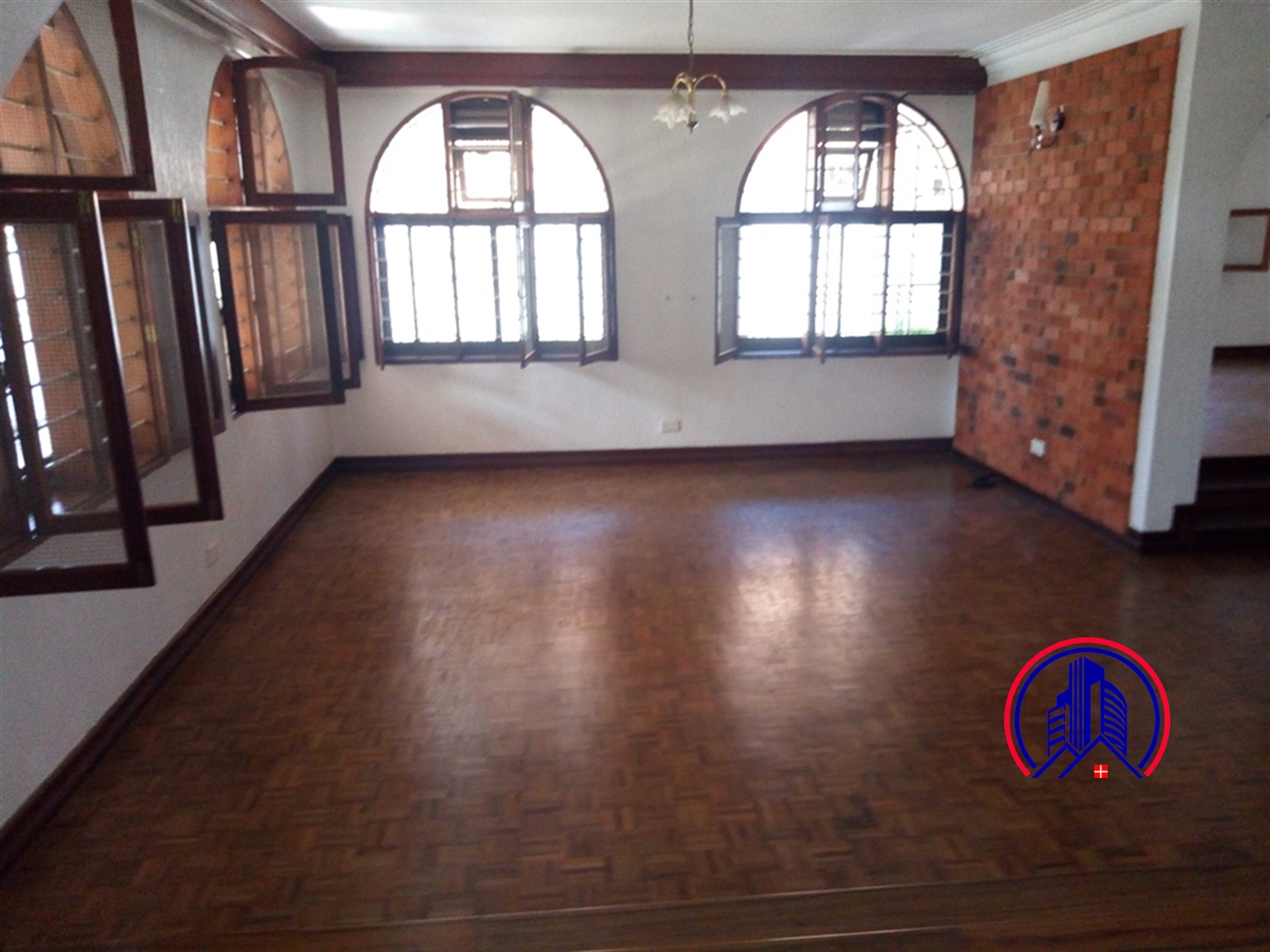 Bungalow for rent in Bugoloobi Kampala