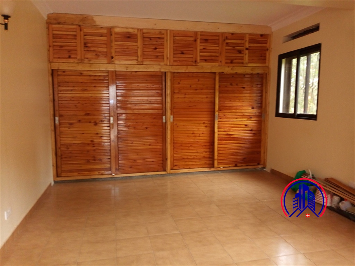 Bungalow for rent in Kololo Kampala