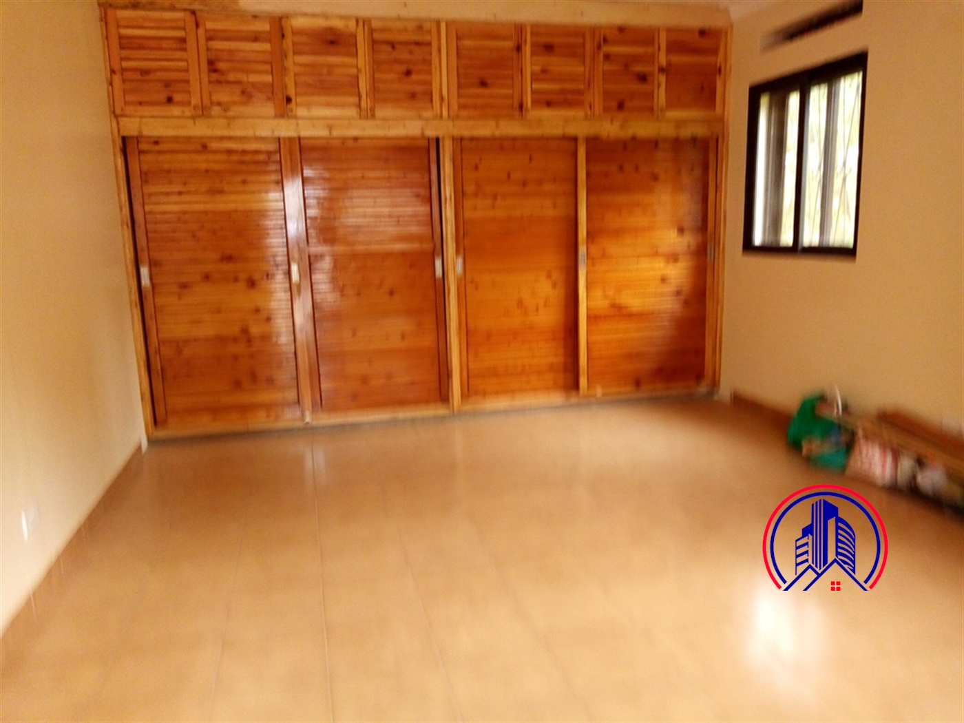 Bungalow for rent in Kololo Kampala