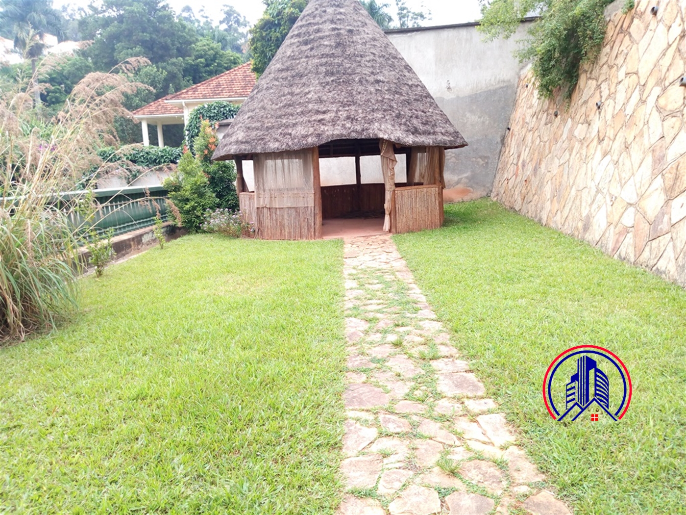 Bungalow for rent in Kololo Kampala