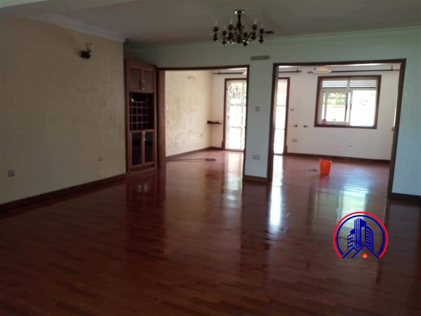 Bungalow for rent in Bugoloobi Kampala